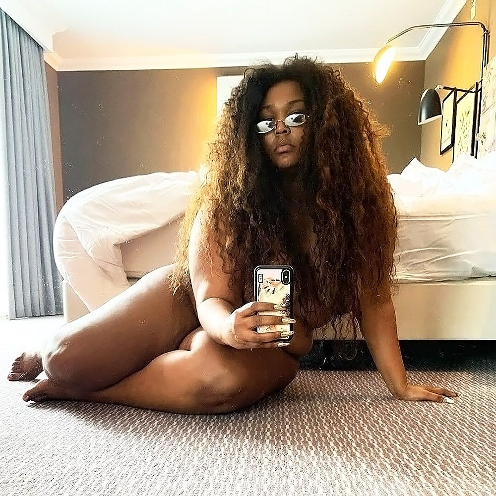 Lizzo Nude & Sexy (213 Photos)