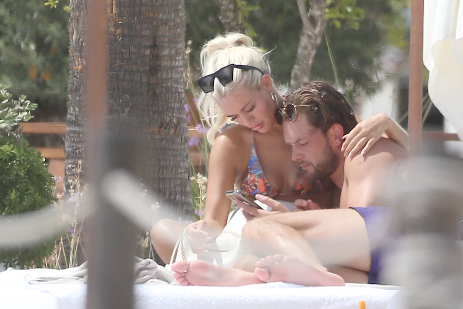 Lewis Burton & Lottie Tomlinson profite de ses vacances à Ibiza (91 Photos)