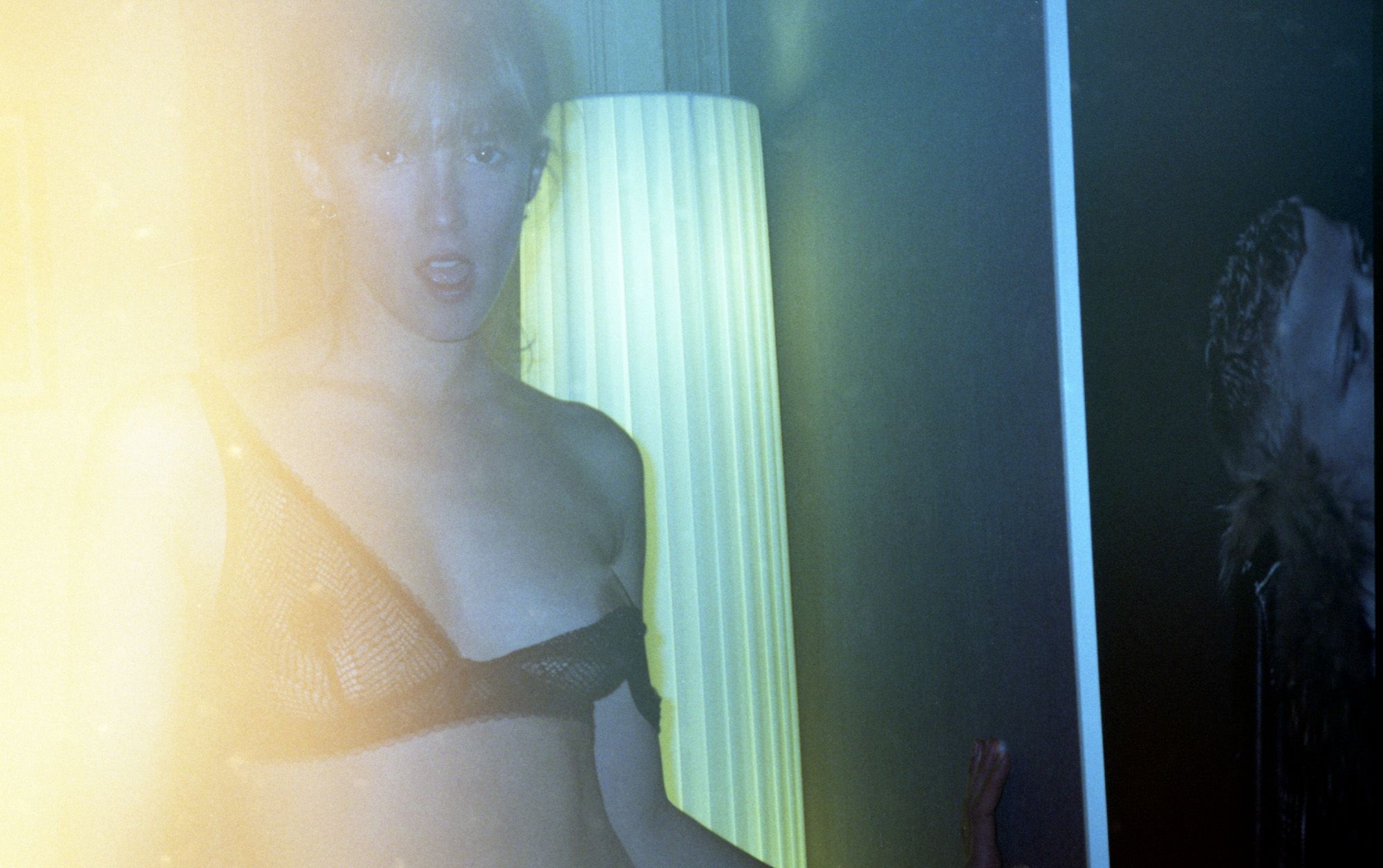 Louise Ropagnol Topless & Sexy (19 Photos)