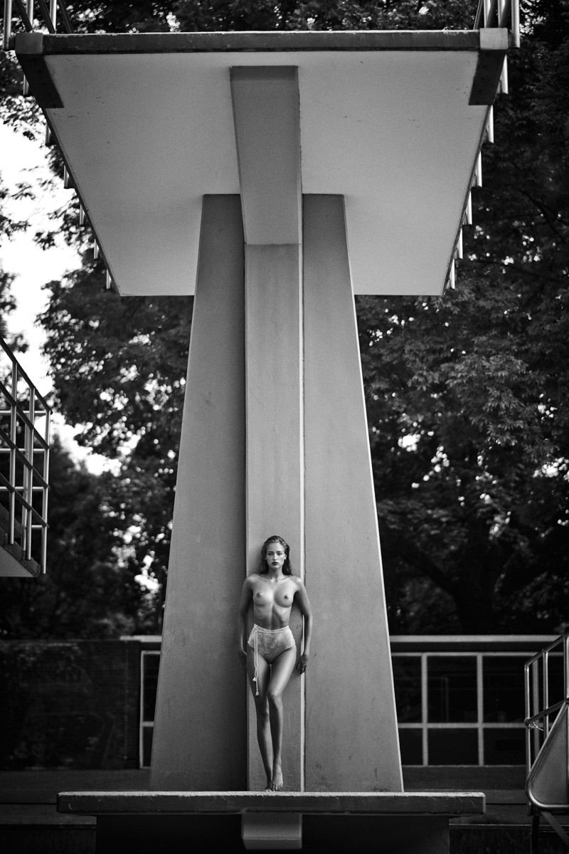 Lucette van Beek Nude & Sexy (23 Photos)