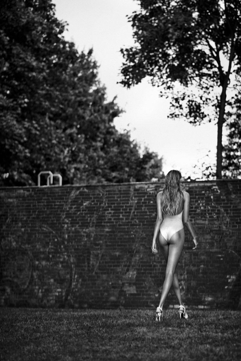 Lucette van Beek Nude & Sexy (23 Photos)