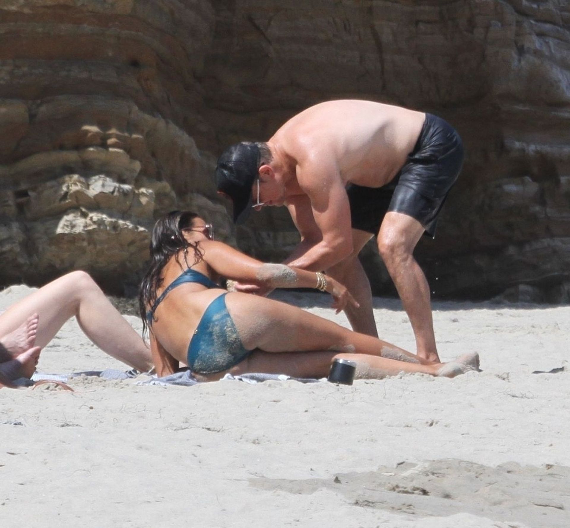 Matt Damon & Luciana Barroso Enjoy a Day at the Beach (29 Photos)