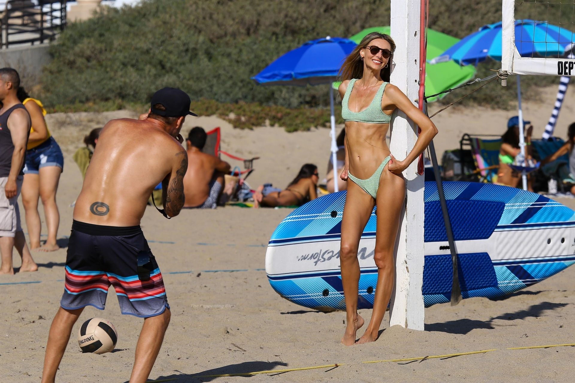 Ludi Delfino & Marcela Braga Enjoy a Beach Day (57 Photos)