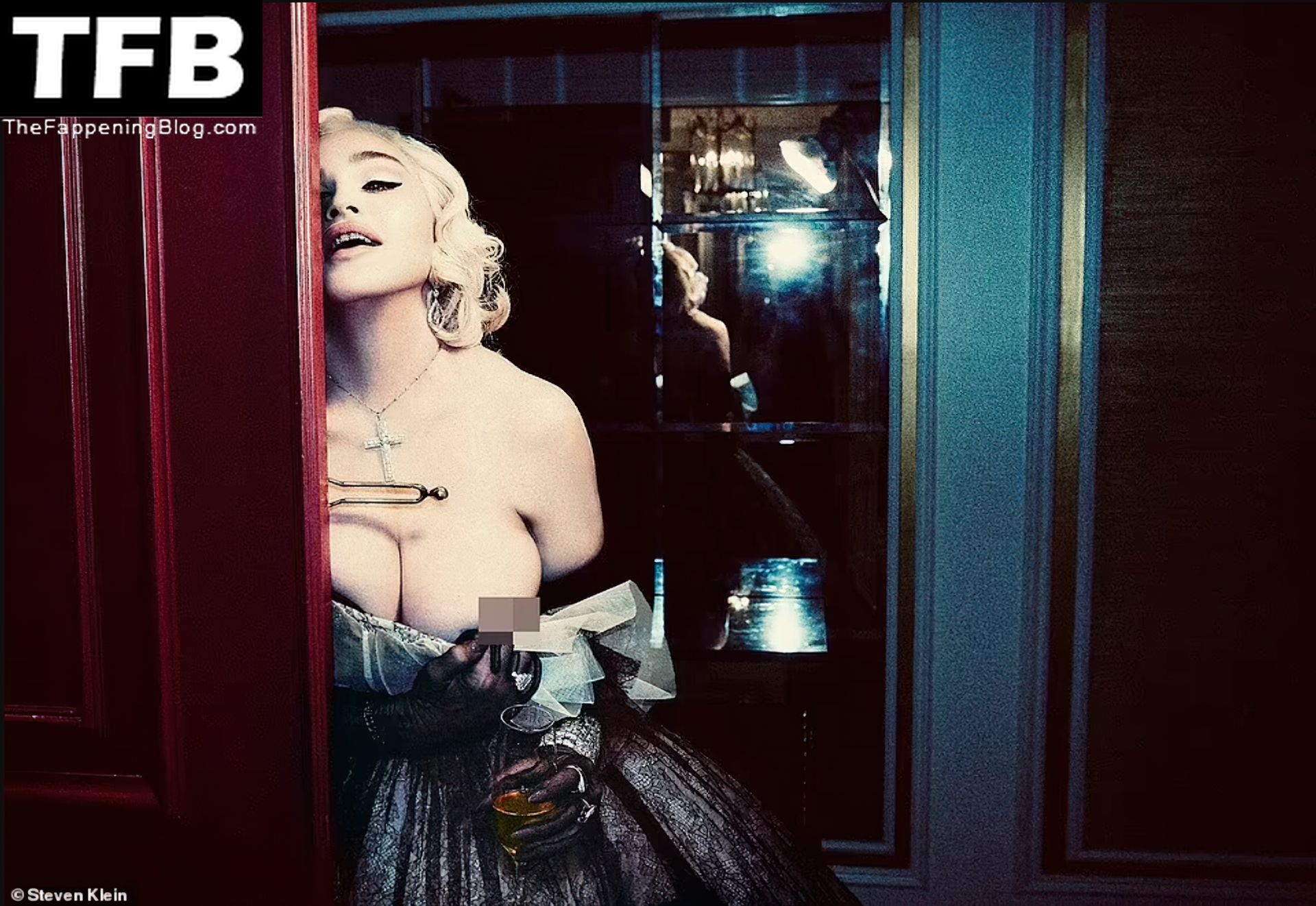 Madonna Nude & Sexy - V Magazine (9 Photos)