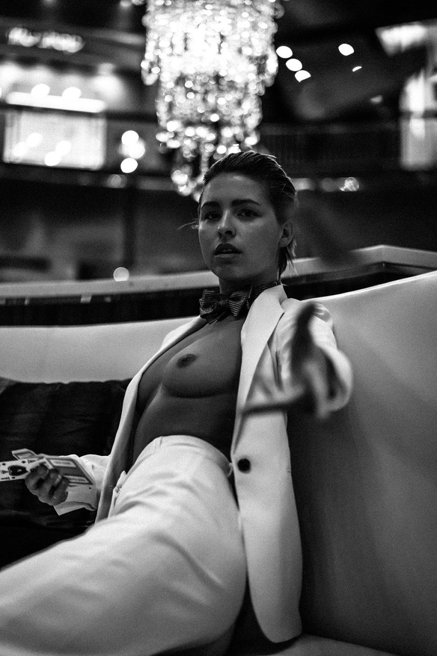 Marisa Papen Nude & Sexy (14 Photos)