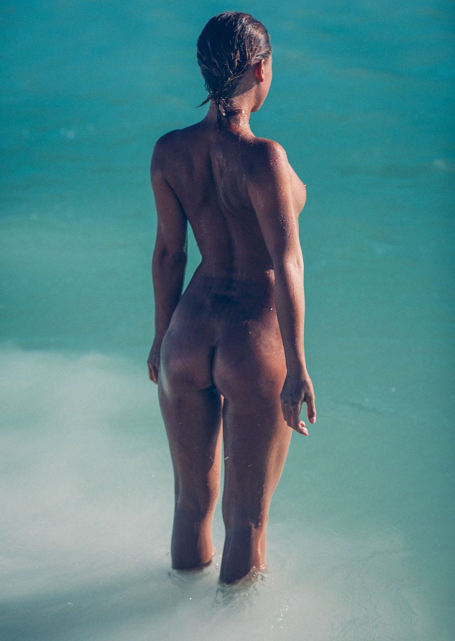 Marisa Papen Nude (10 Hot Photos)
