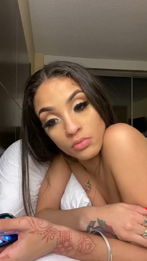 Marissa Da’Nae’s Livestream (5 Pics + GIF & Video)