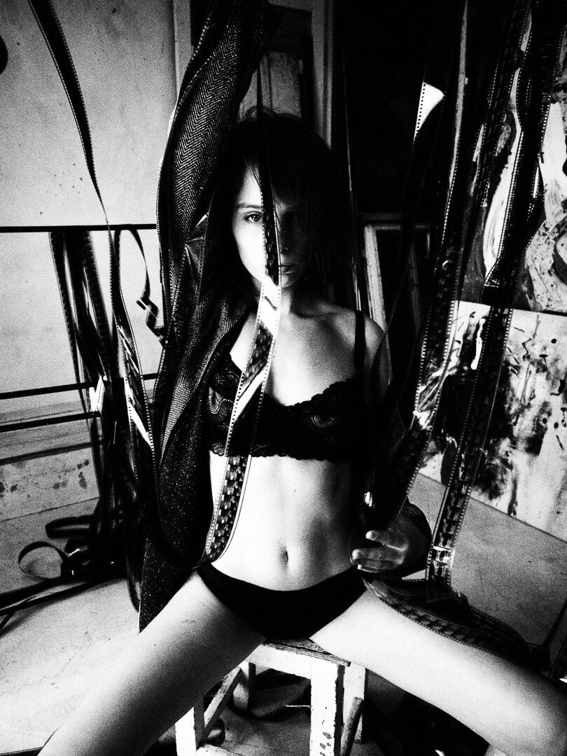 Marta Gromova Nude & Sexy (12 Photos)