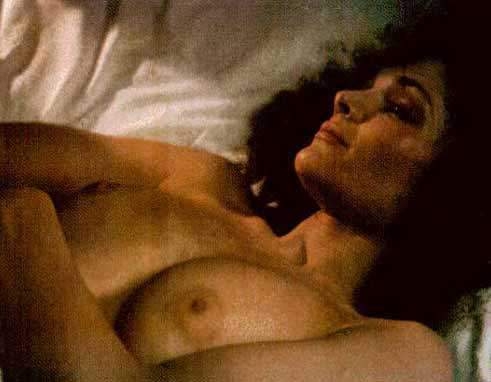 Mary Elizabeth Mastrantonio Nude & Sexy Collection (15 Photos)