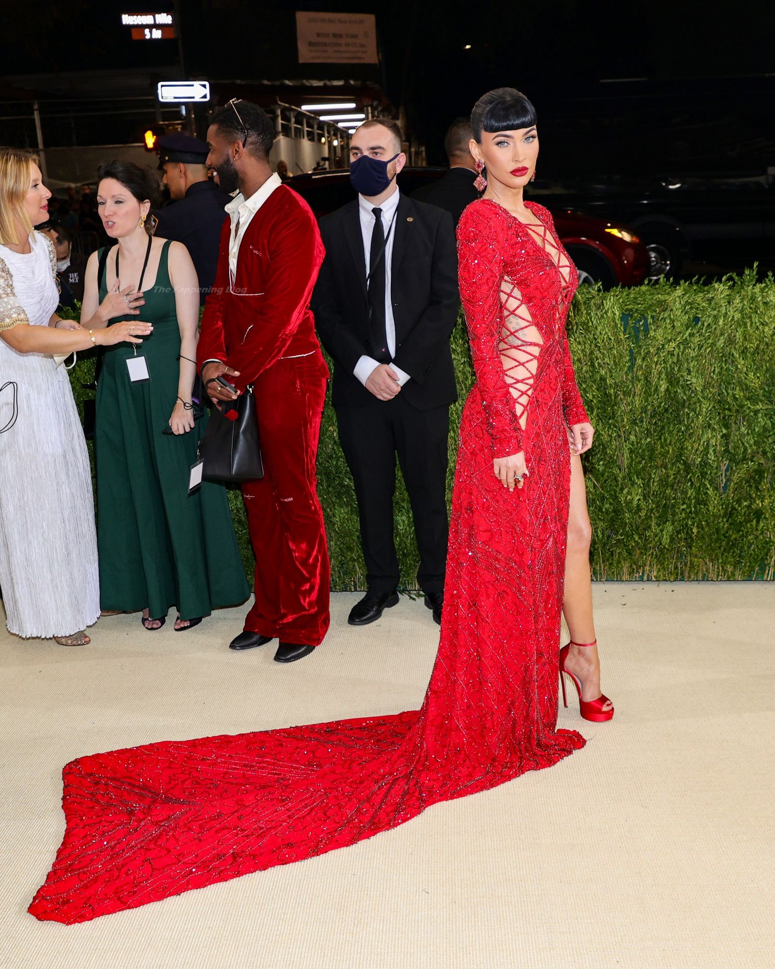 Megan Fox Looks Sexy in Red at the 2021 Met Gala in NYC (
148 Photos) [Updated]