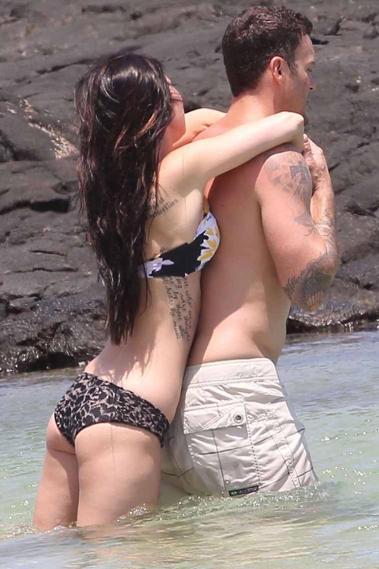 Megan Fox Nude & Sexy – Part 3 (168 Photos) [Updated]