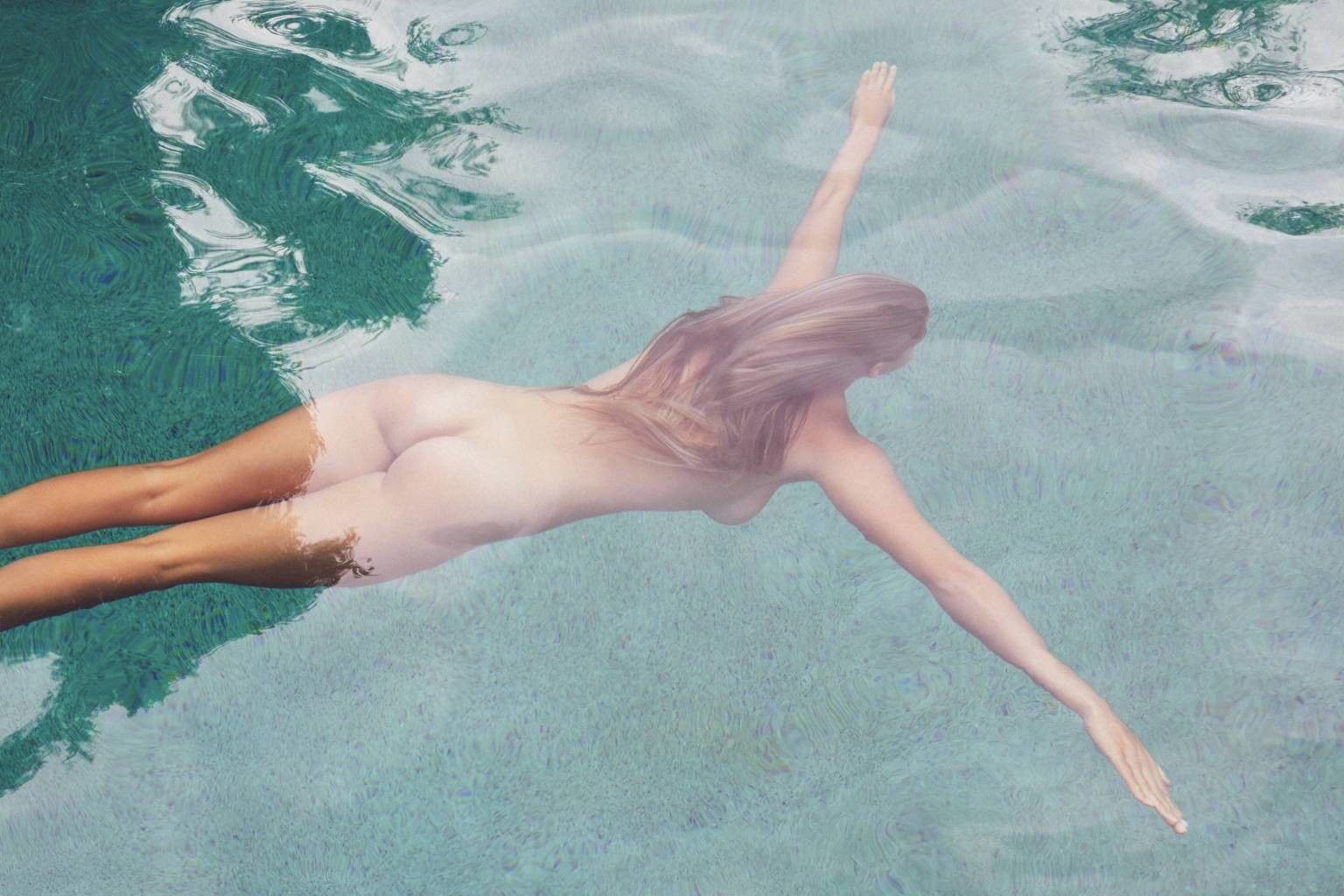 Megan Moore Nude & Sexy (15 Photos)
