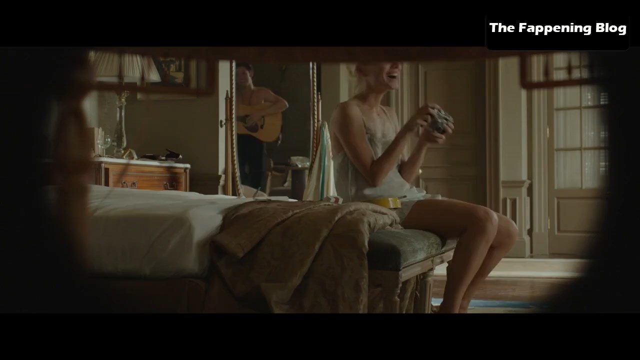 Melanie Laurent Nude & Sexy ULTIMATE Collection (177 Photos + Videos)