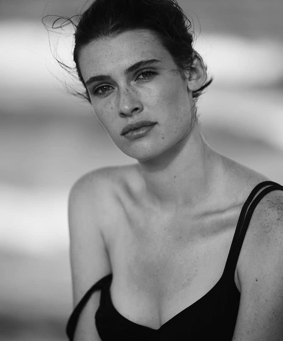 Mia Quinn Nude & Sexy (50 Photos)