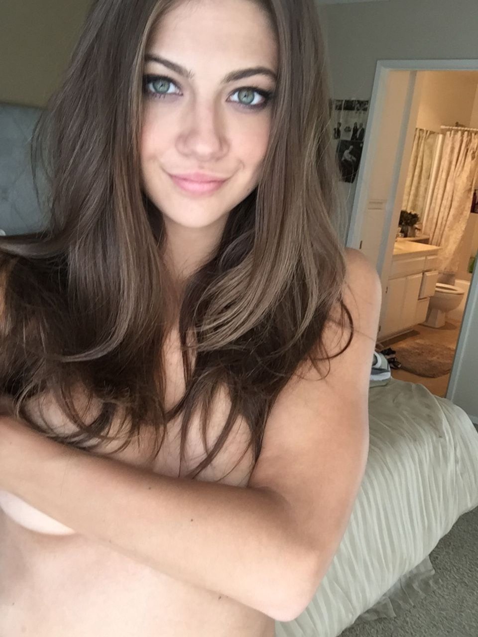 Mia Serafino Nude & Sexy Leaked The Fappening (18 Photos)