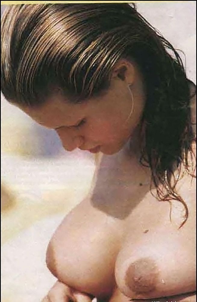 Michelle Hunziker NUDE, Sexy & Topless (103 Photos + Videos)