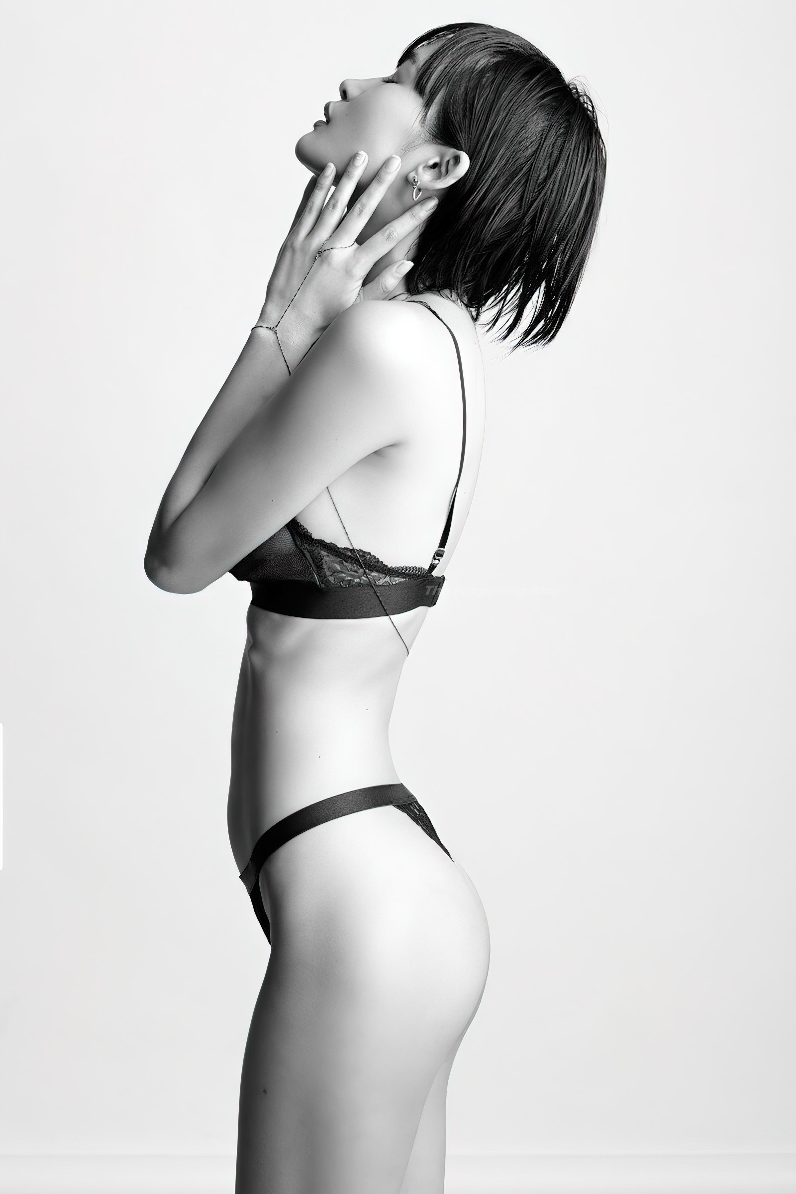 Miki Hamano Nude & Sexy (19 Photos)