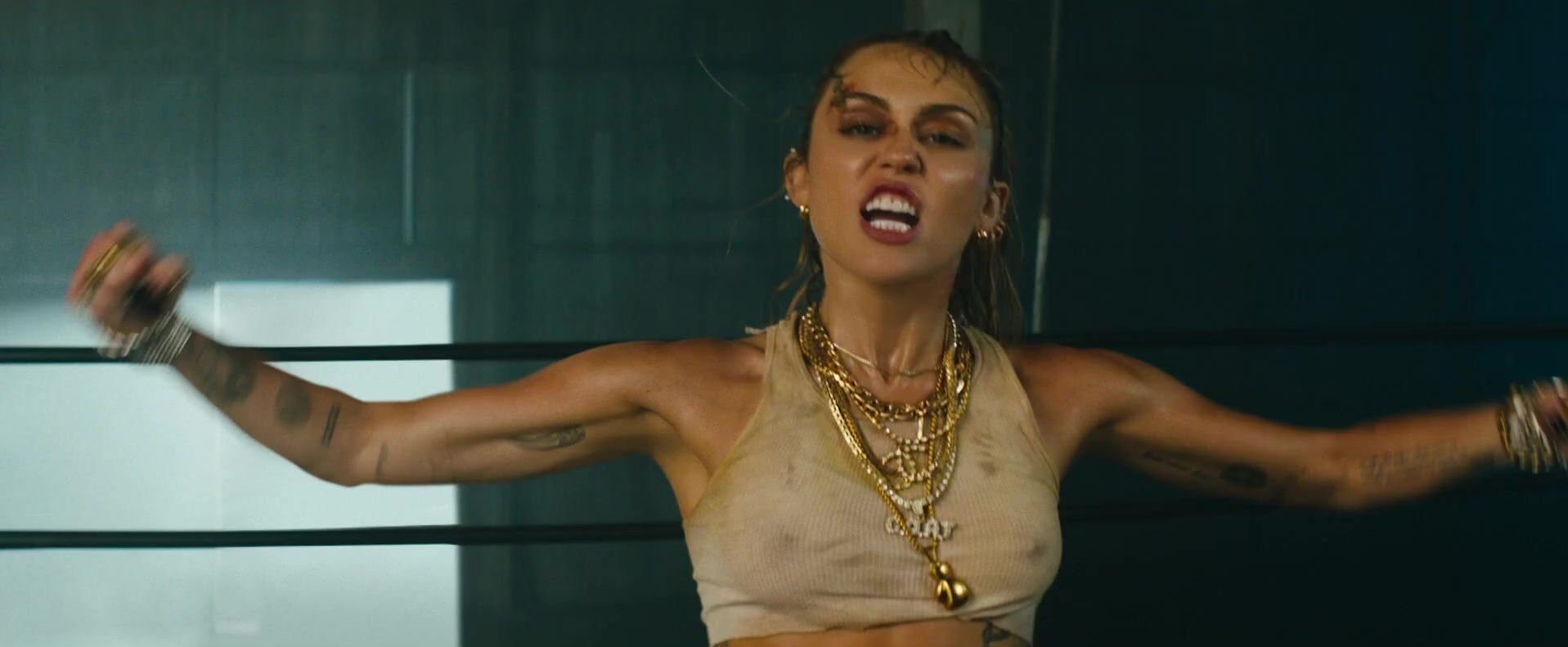 Miley Cyrus Hot - Don’t Call Me Angel (18 Pics + GIFs & Video)