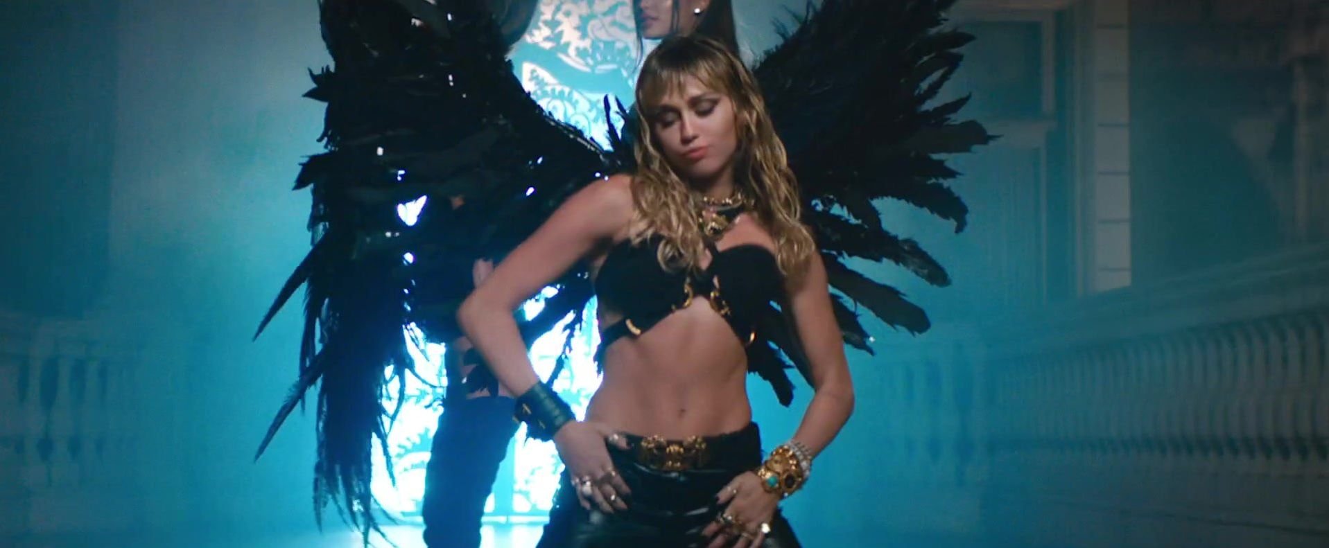 Miley Cyrus Hot - Don’t Call Me Angel (18 Pics + GIFs & Video)