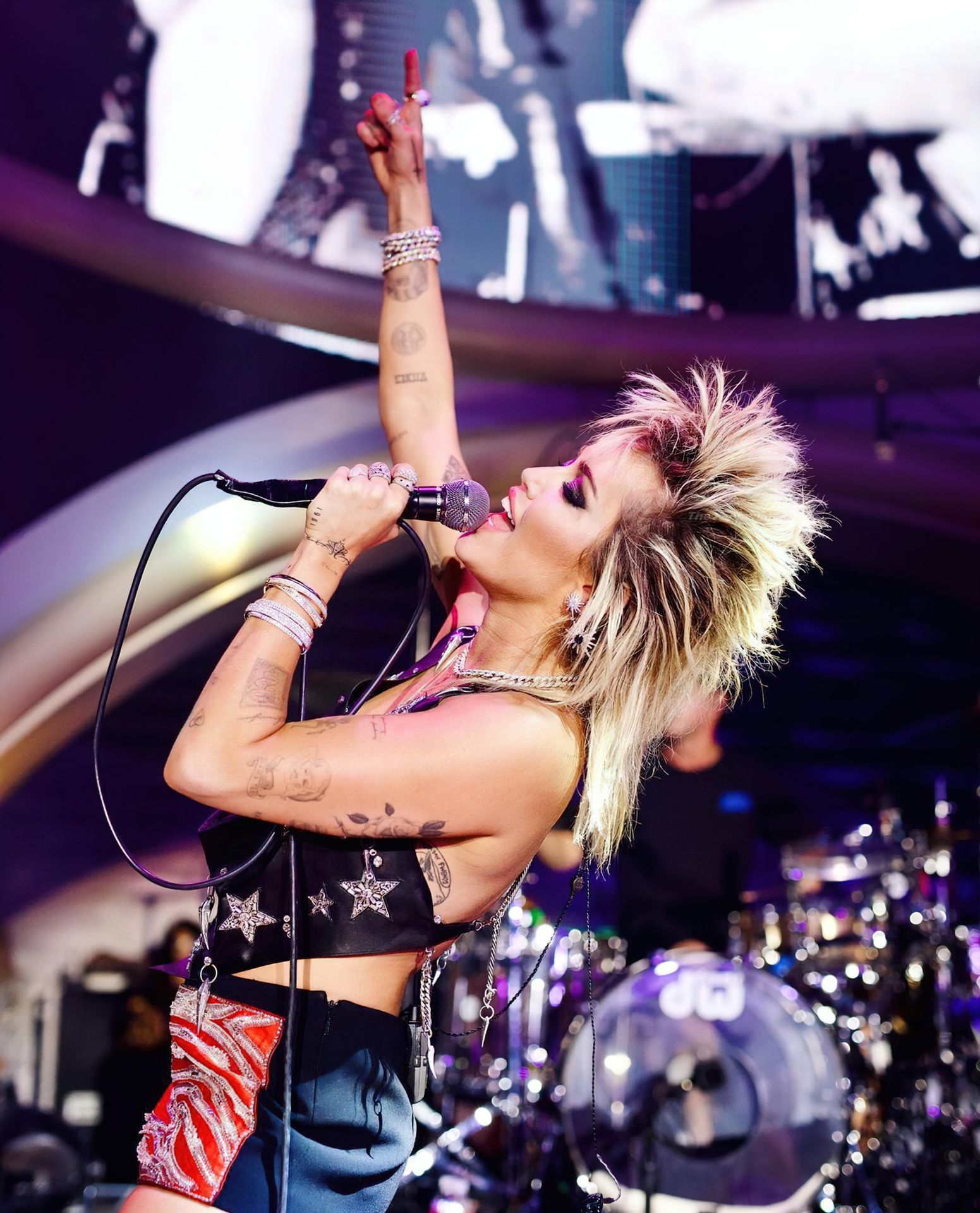 Miley Cyrus Performs at Resorts World Las Vegas (56 Photos + Video)