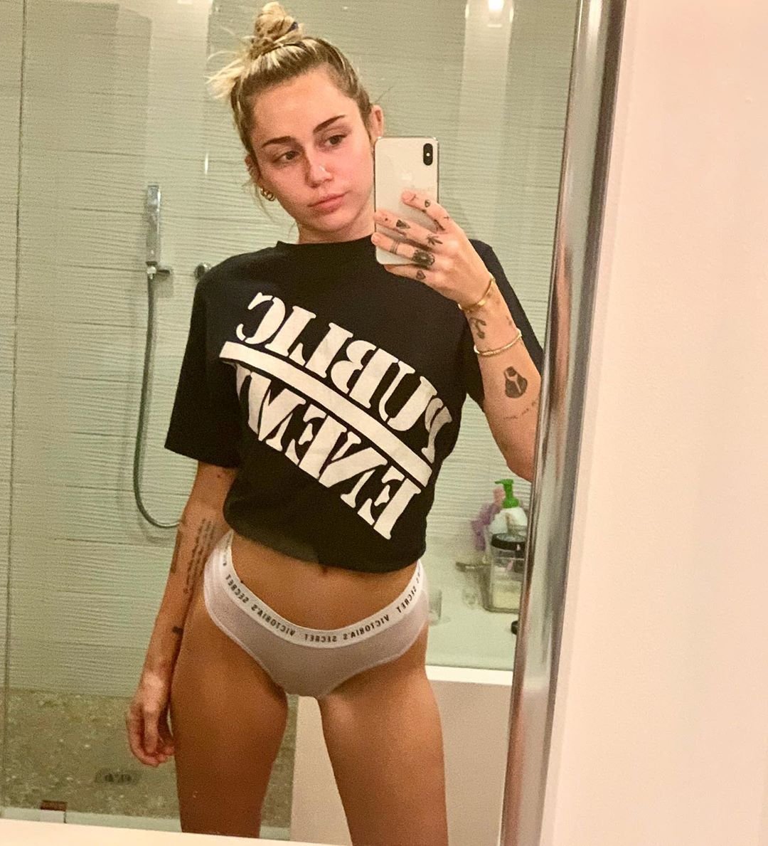 Miley Cyrus See Through & Sexy (7 Photos)