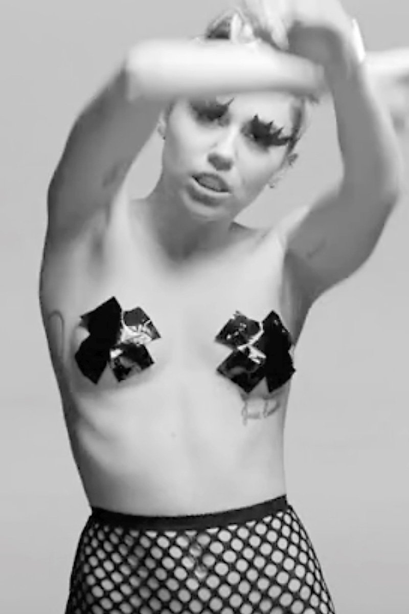 Miley Cyrus Sexy for Porn Festival! (18 Photos)