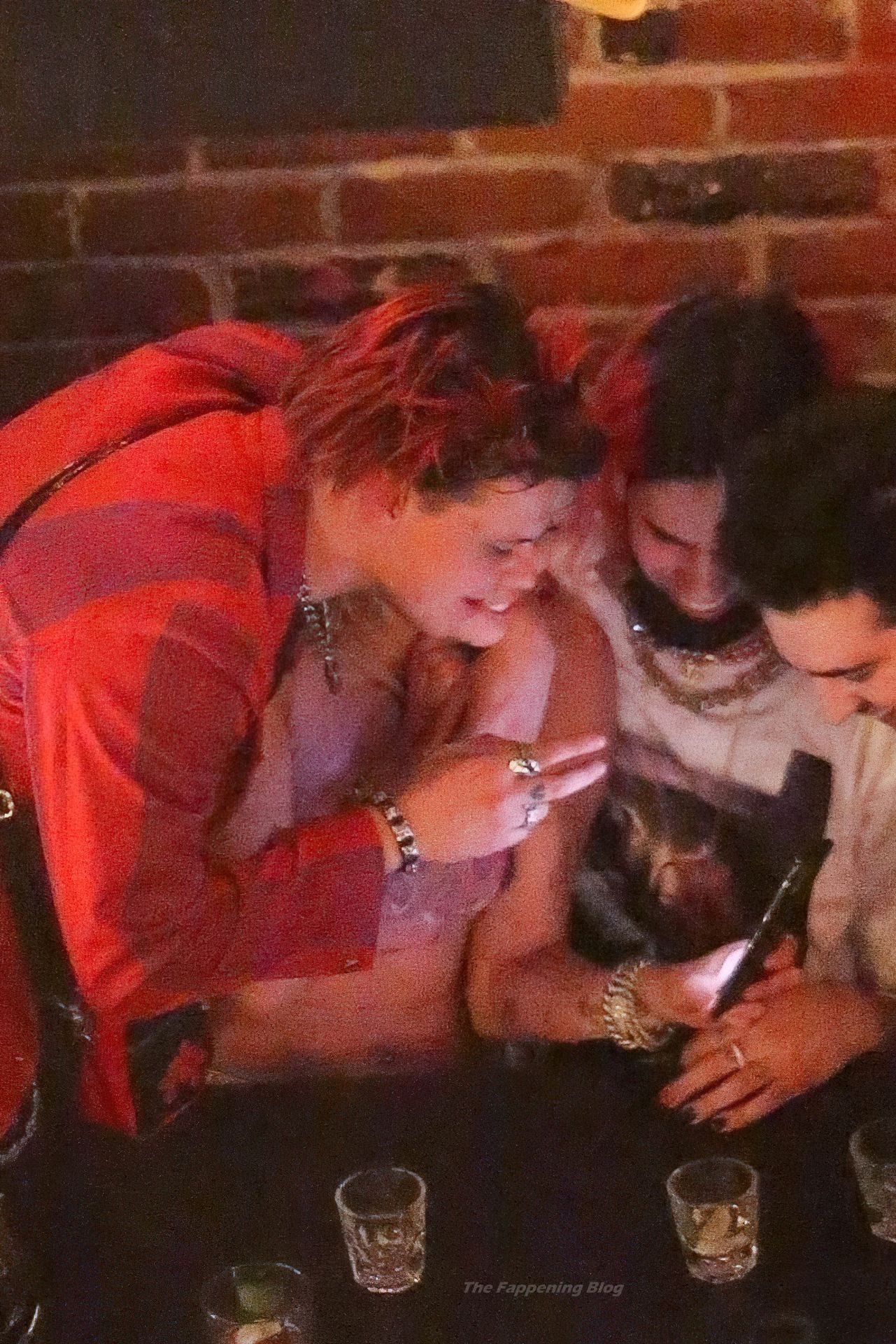 Miley Cyrus Sparks Dating Rumors as She is Seen Getting Very Frisky with Yungblud (64 Photo
s)