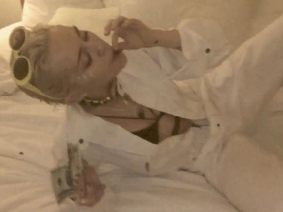 Miley Cyrus in Underwear (9 Photos)