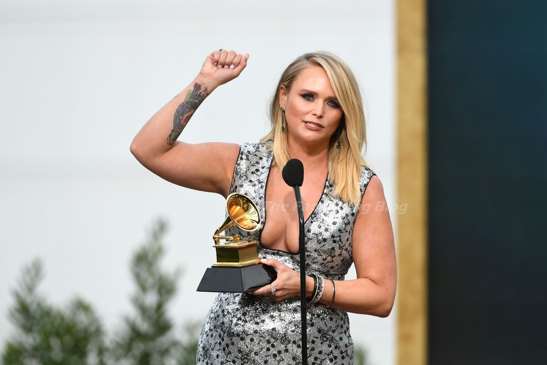 Miranda Lambert Displays Her Nice Cleavage at the 63rd Annual Grammy Awards (22 Photos)