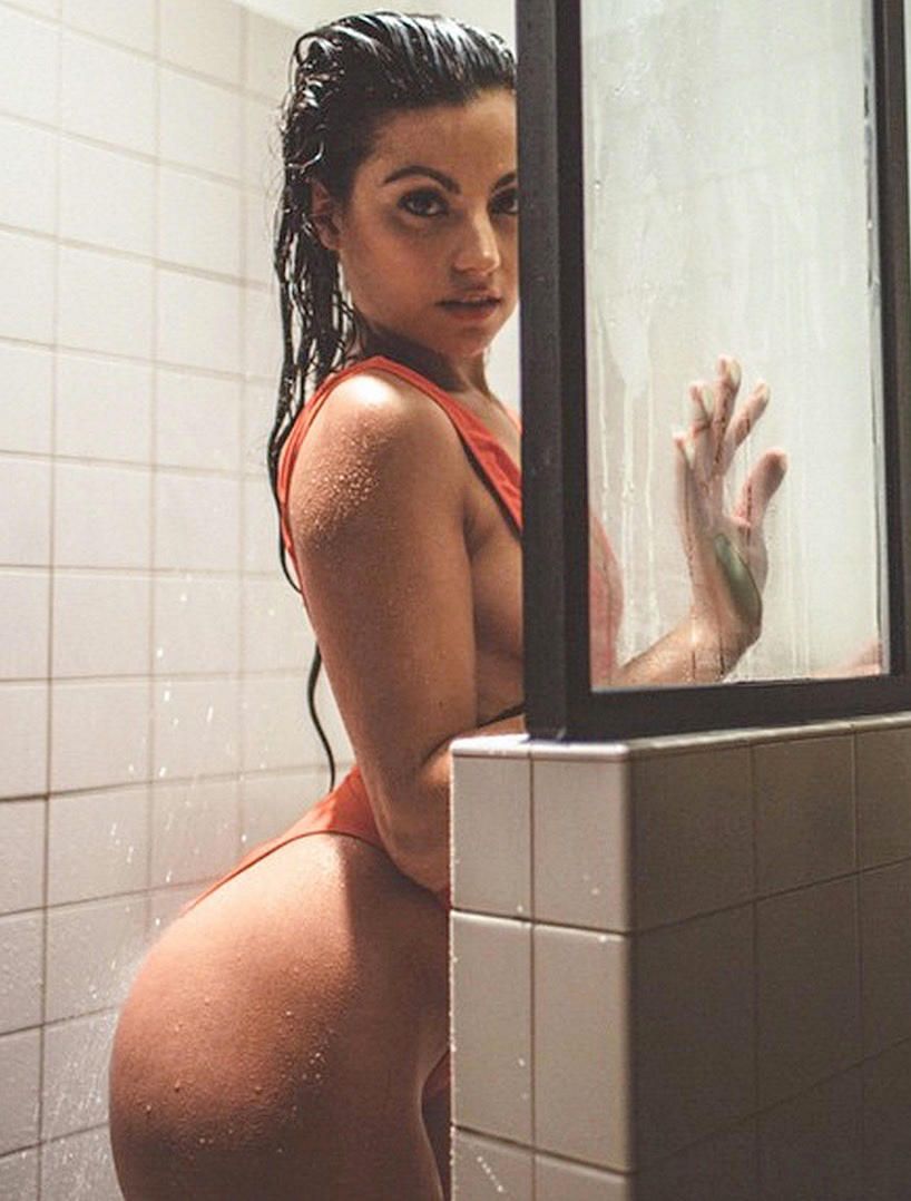 Monica Alvarez Sexy (16 Photos)