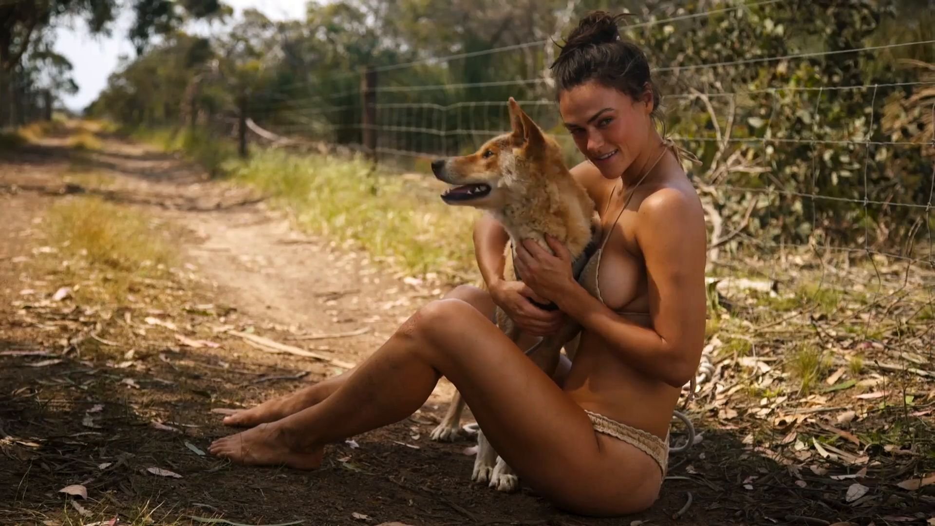 Myla Dalbesio Nude & Sexy (54 Photos + Video)