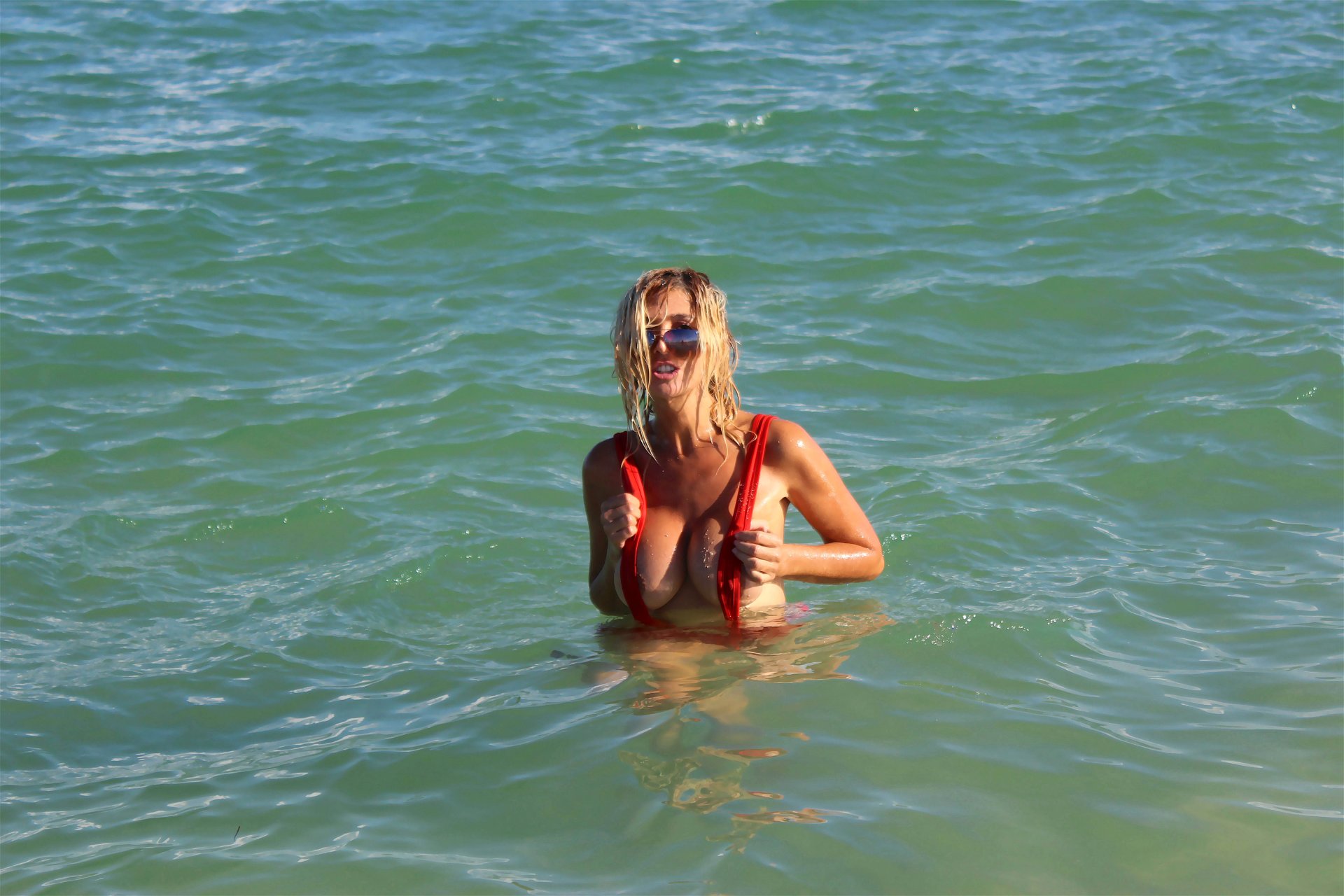 Nadeea Volianova Sexy & Topless (14 Photos + Video)