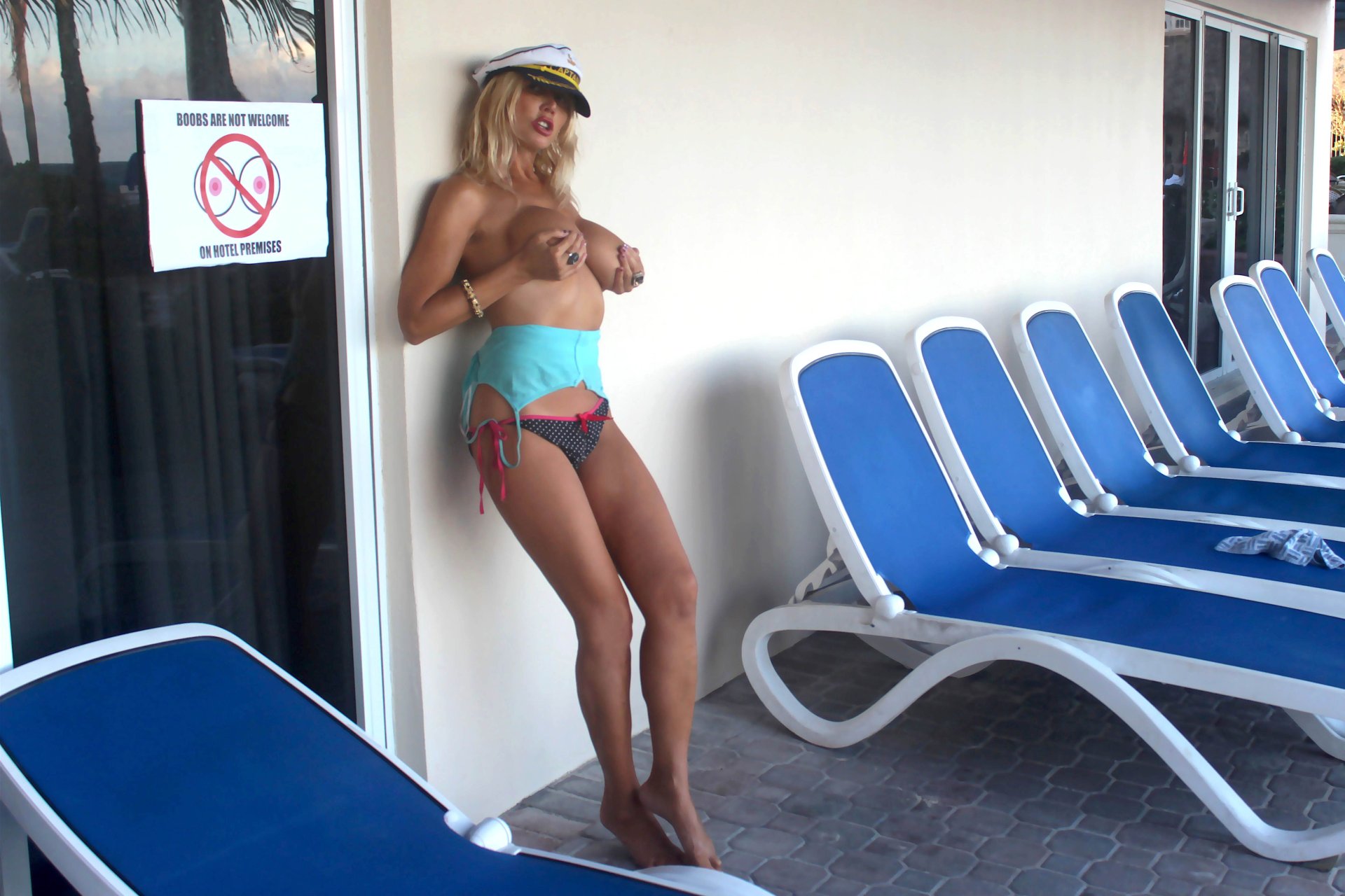 Nadeea Volianova Sexy & Topless (21 Photos + Videos)