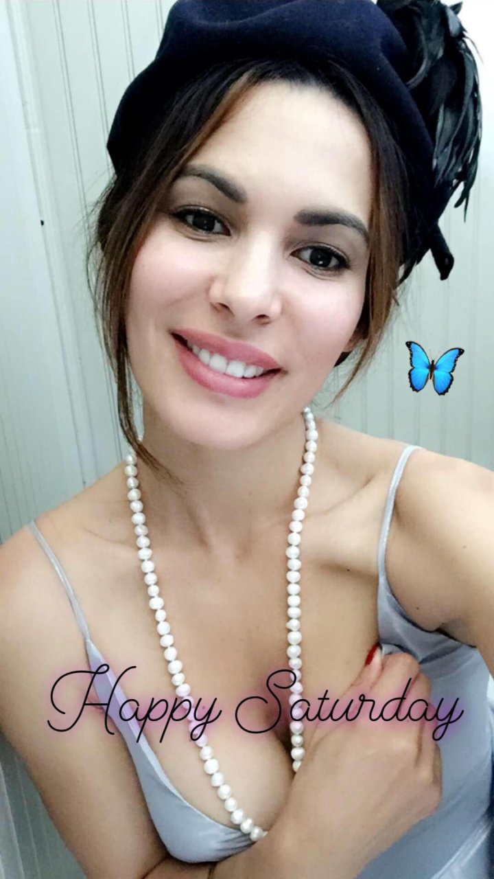 Nadine Velazquez Nude & Sexy (230 Photos)