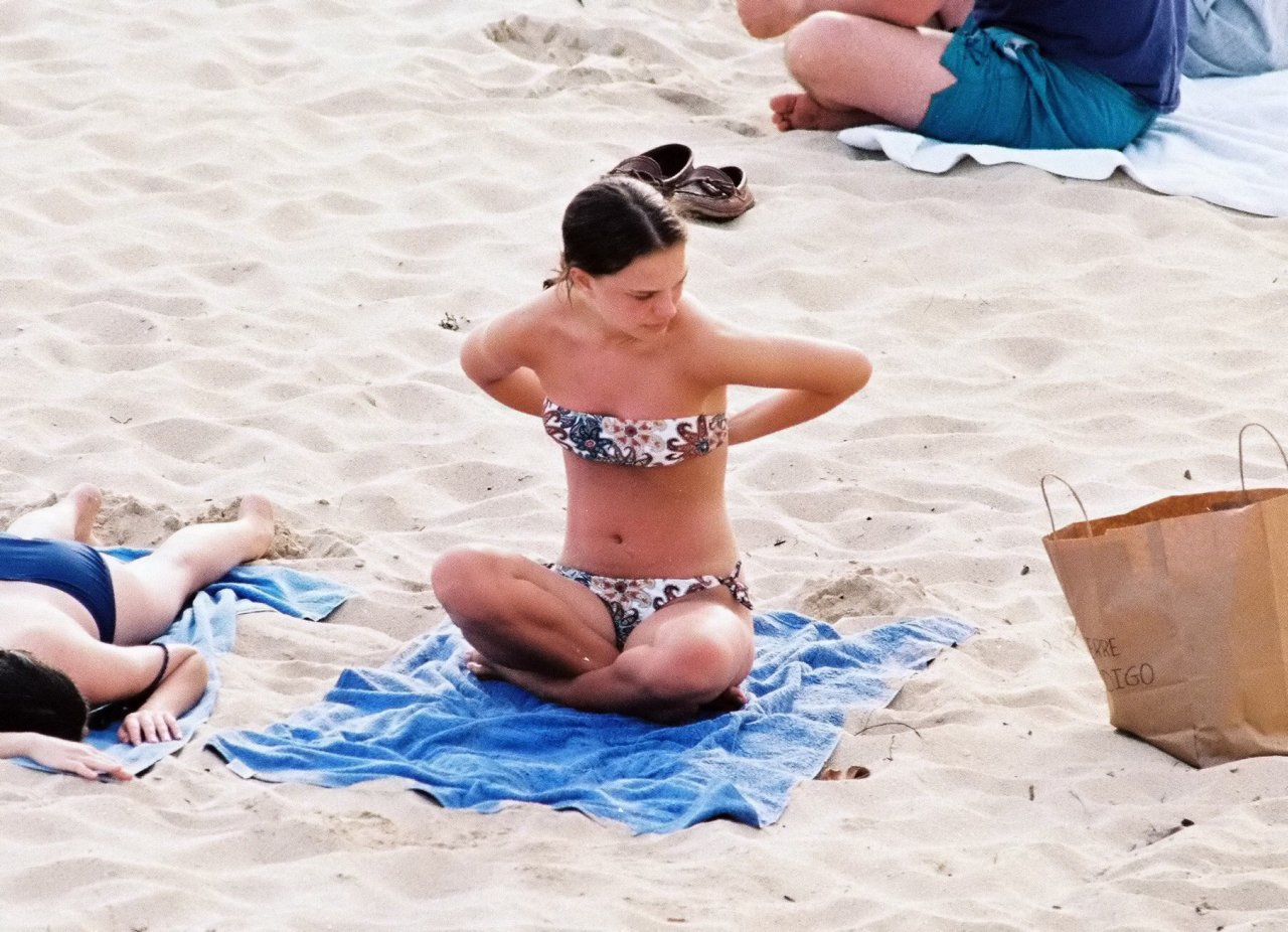 Natalie Portman Topless (10 Photos)