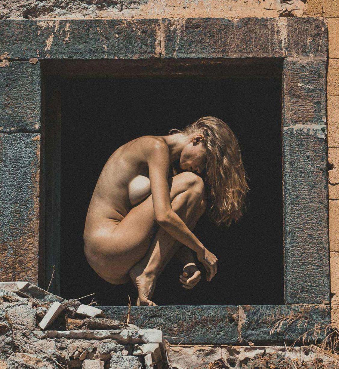 Natasha Legeyda Nude & Sexy (23 Photos)