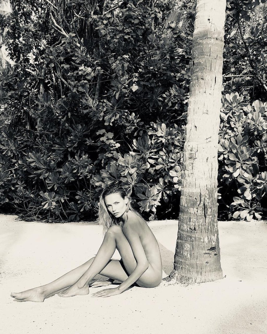 Natasha Poly Nude & Sexy (45 Photos)