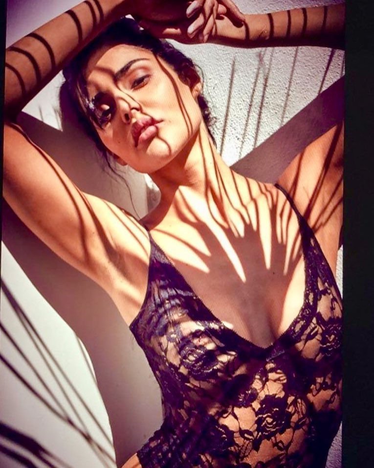Nathalia Kaur Nude & Sexy (90 Photos)