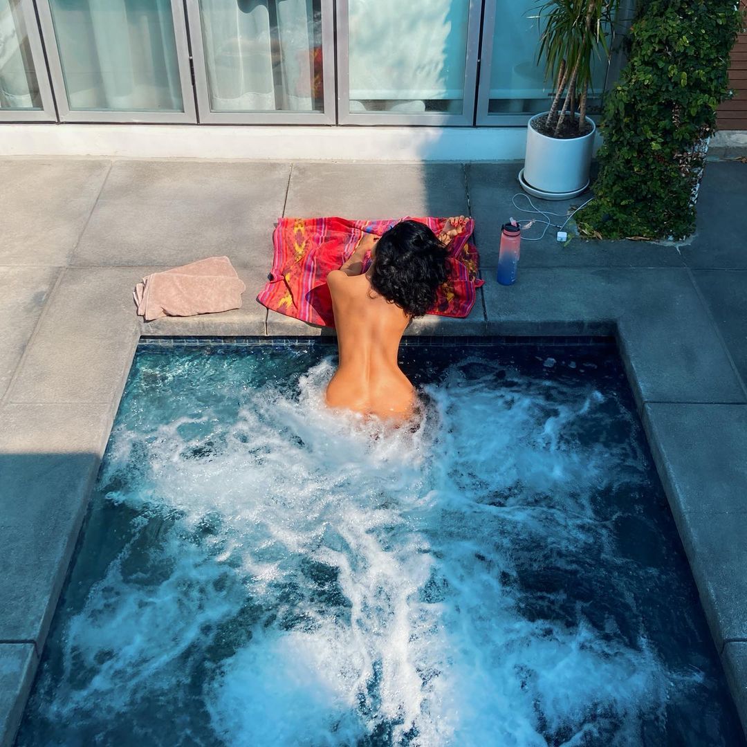 Nazanin Mandi Nude & Sexy Collection (10 Photos)