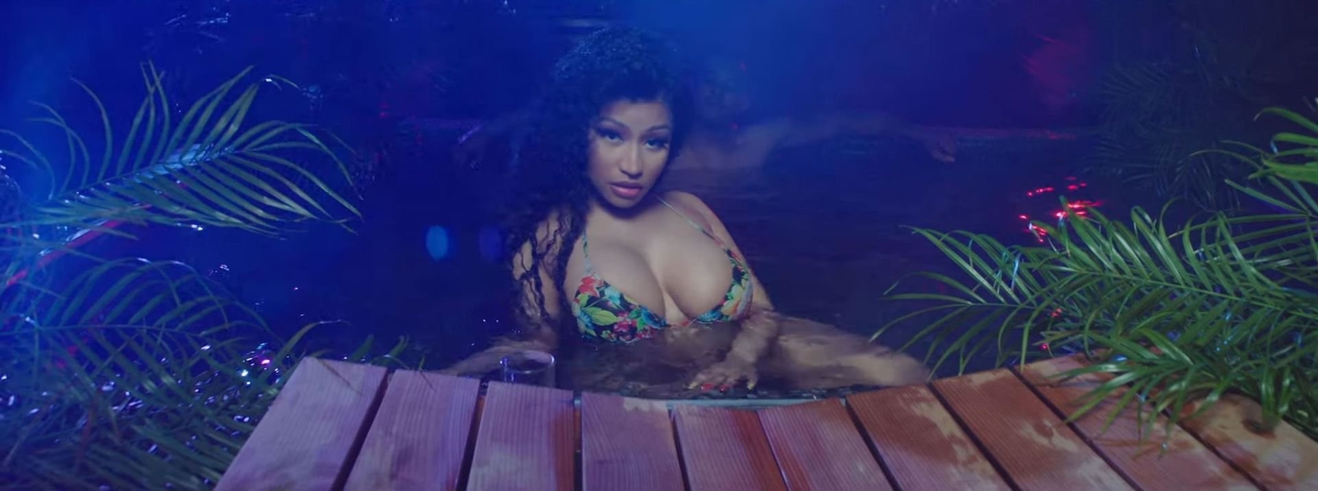 Nicki Minaj Sexy (27 Pics + Video)