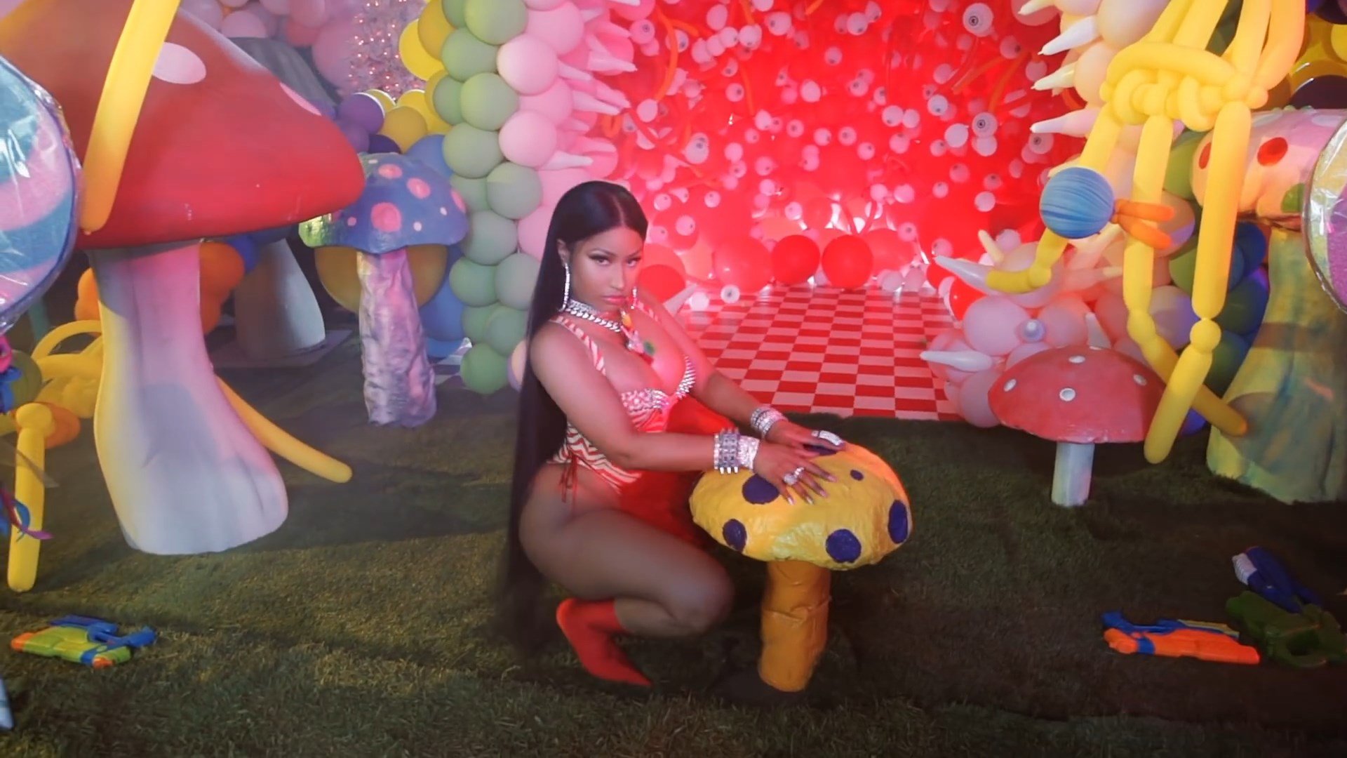Nicki Minaj Sexy - FEFE (54 Pics + GIFs & Video)