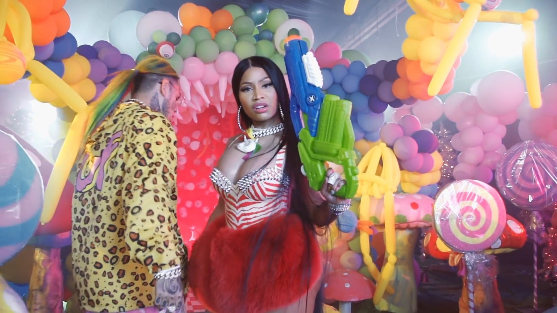 Nicki Minaj Sexy - FEFE (54 Pics + GIFs & Video)