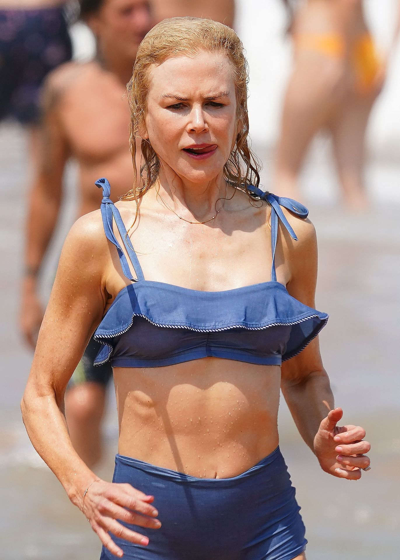 Nicole Kidman Hits the Beach While in Sydney with Her Family (99 Photos)
