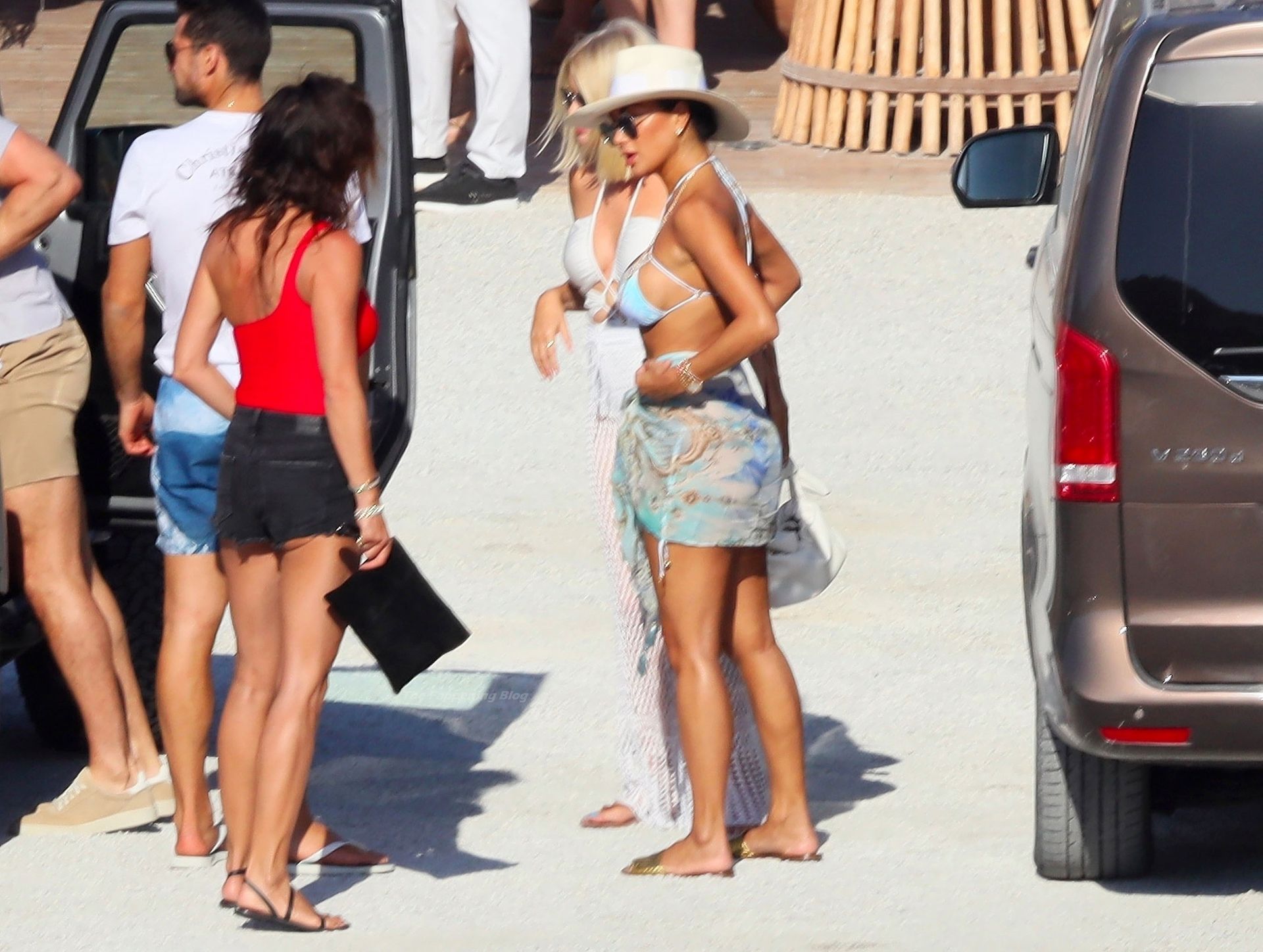Nicole Scherzinger & Thom Evans Enjoy Their Holidays in Mykonos (72 Photos)