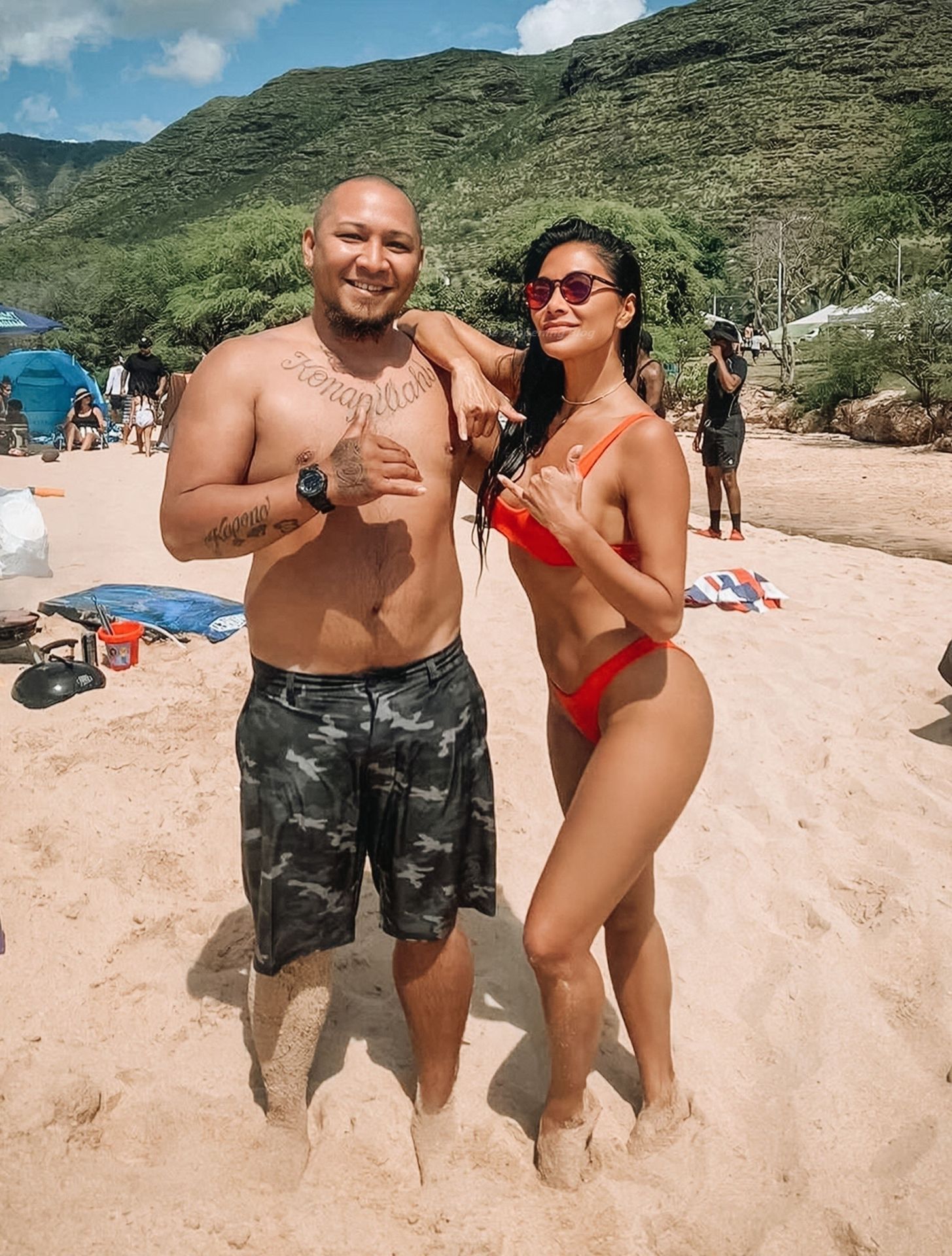 Nicole Scherzinger Hits the Beach on Holiday in Hawaii (12 Photos)