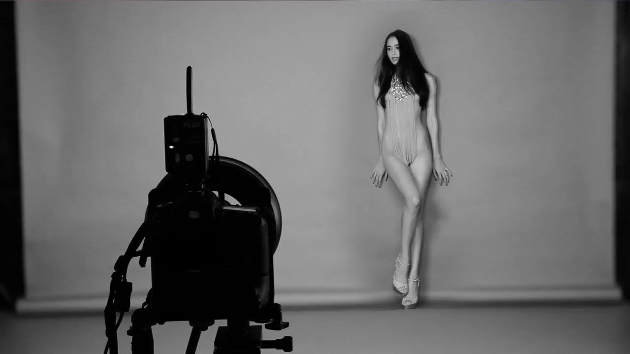 Nicole Williams, etc Nude & Sexy (50 Photos + Video)