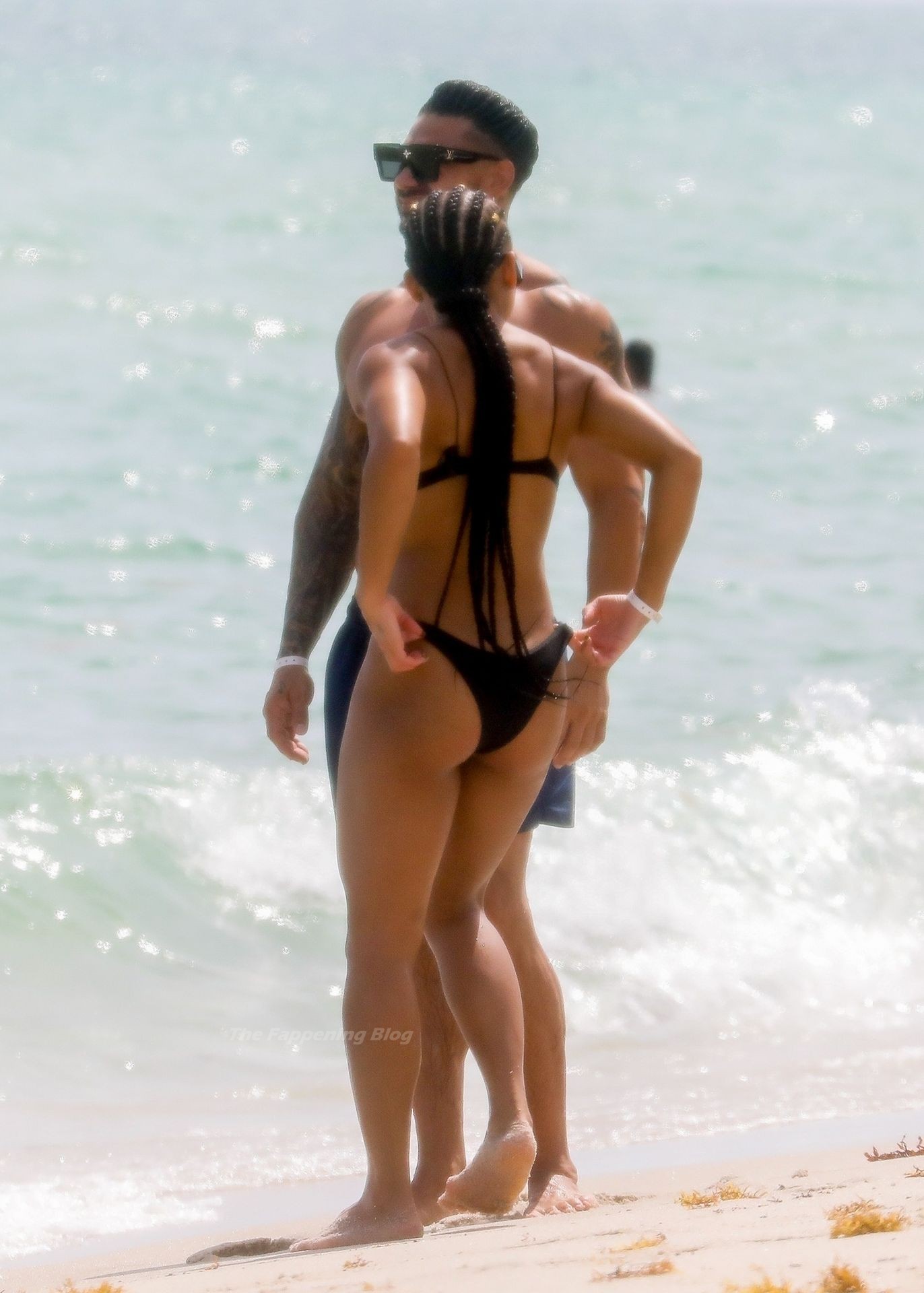Pauly D & Nikki Hall Works On Their Tans Together in Miami Beach (27 Photos)