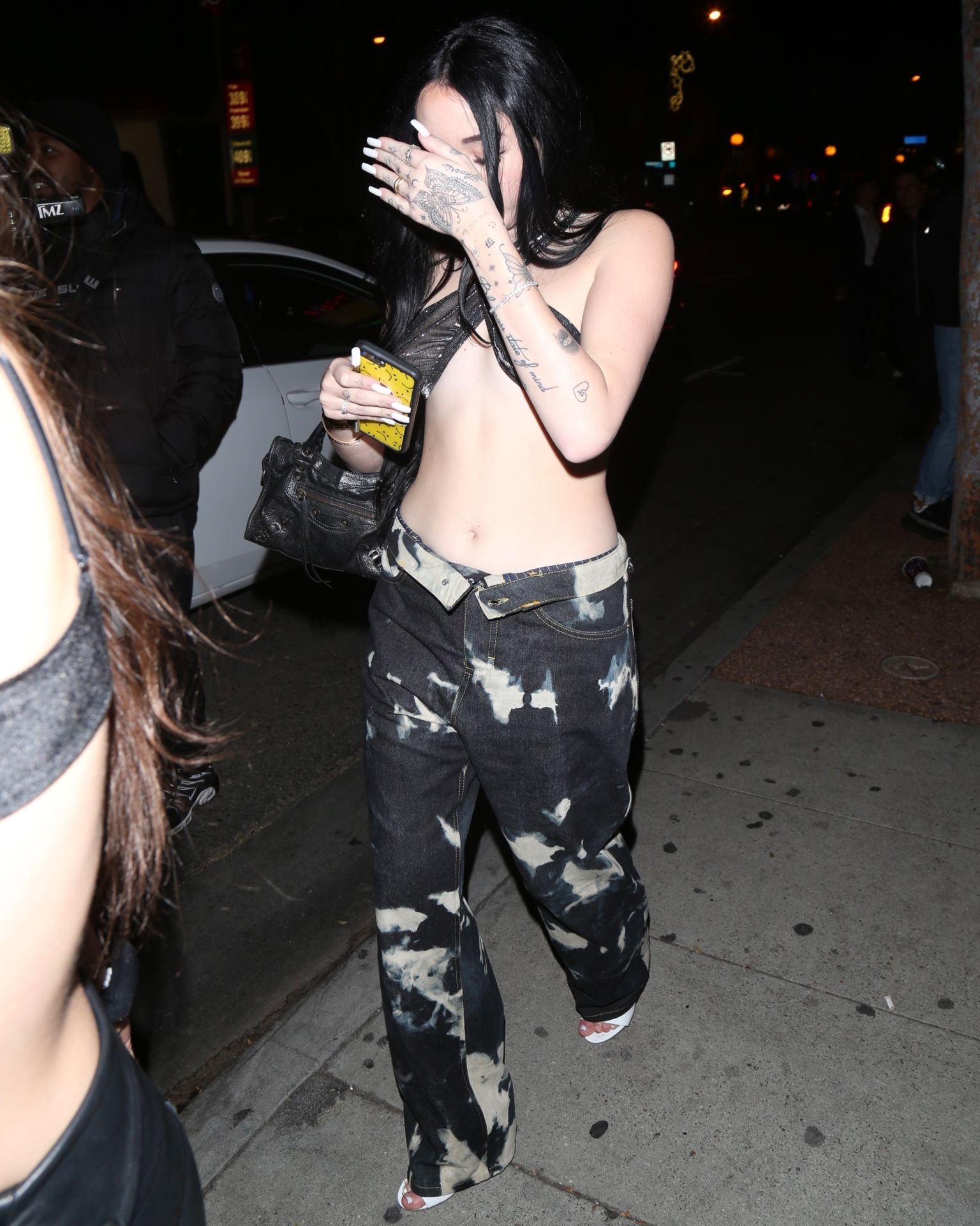 Noah Cyrus See Through (13 Photos + Video)