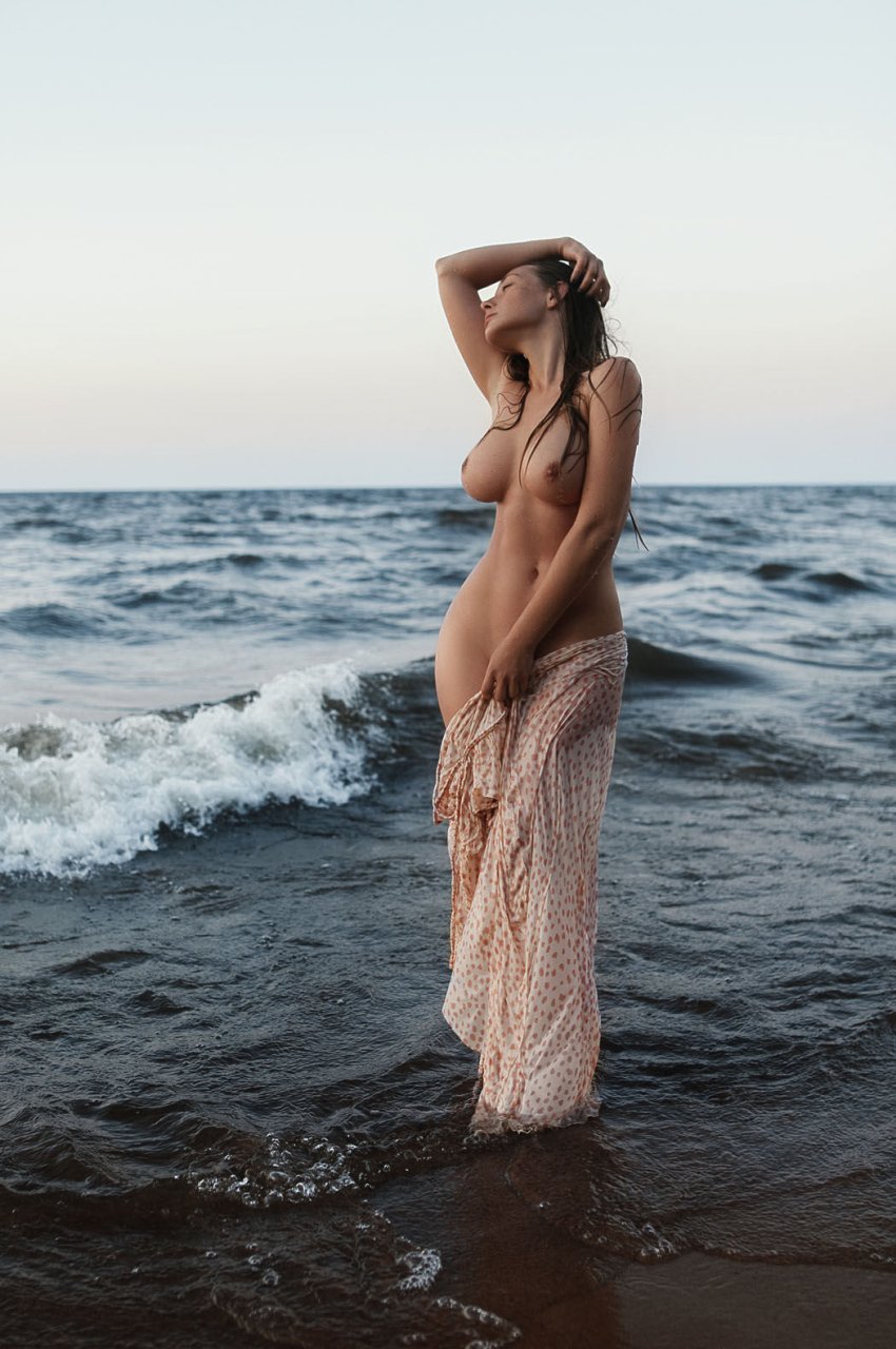 Olga Kobzar Nude & Sexy (9 Photos)