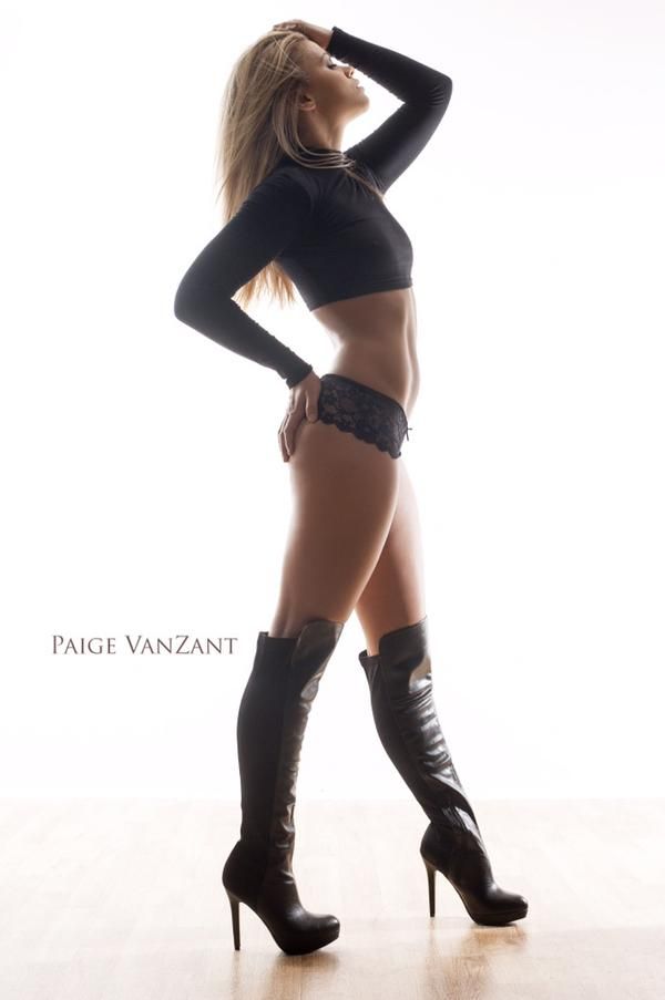 Paige Vanzant Nude & Sexy (27 Photos)